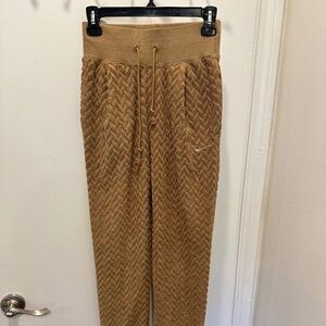 SOLD Nike women’s ribbed khaki sweatpants NWOT